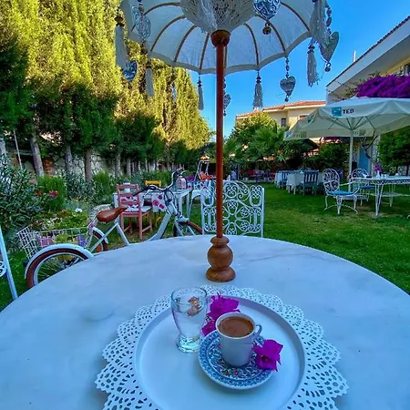 Alasonya Otel Alacati By La Mira